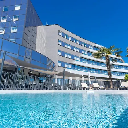Novotel Poitiers Site Du Futuroscope 4*