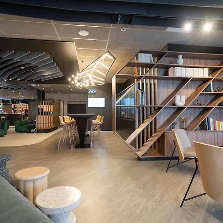 Novotel Poitiers Site Du Futuroscope מלון 4*