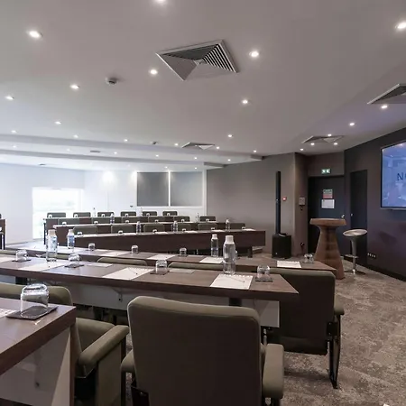 מלון Novotel Poitiers Site Du Futuroscope